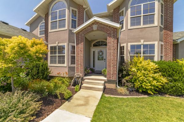 Cost of Transom Window Replacement in Escondido